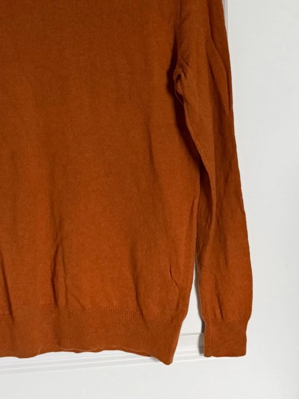 J. Crew Men’s Crewneck Cashmere Sweater in Rust Orange Size Small 54862